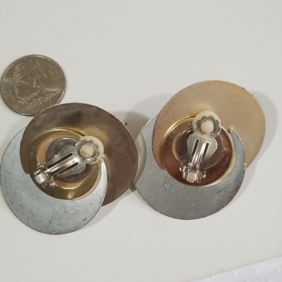 Bundle of two vintage clips earrings. - Picture 3 of 5